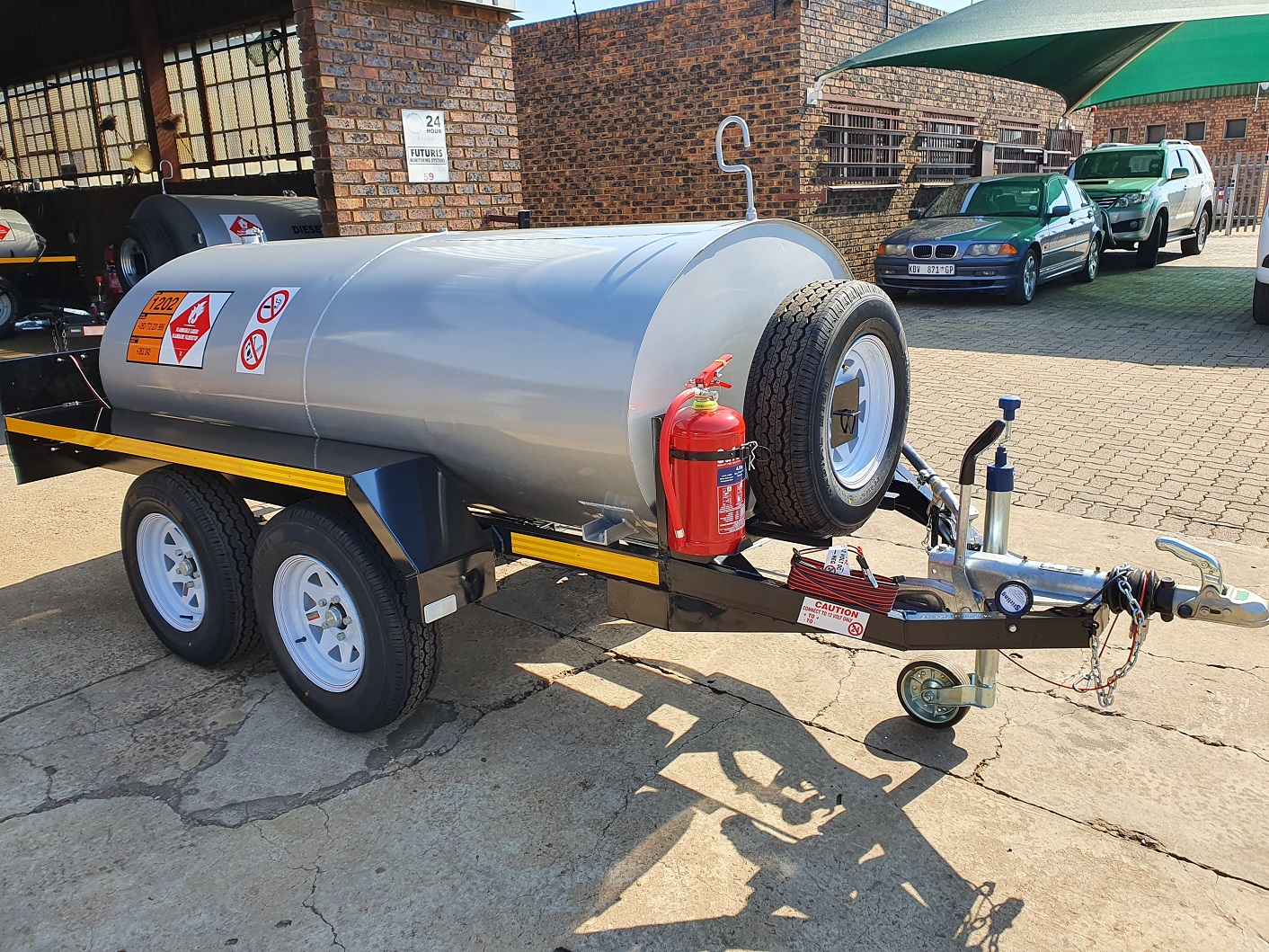 2000 L Diesel Bowser